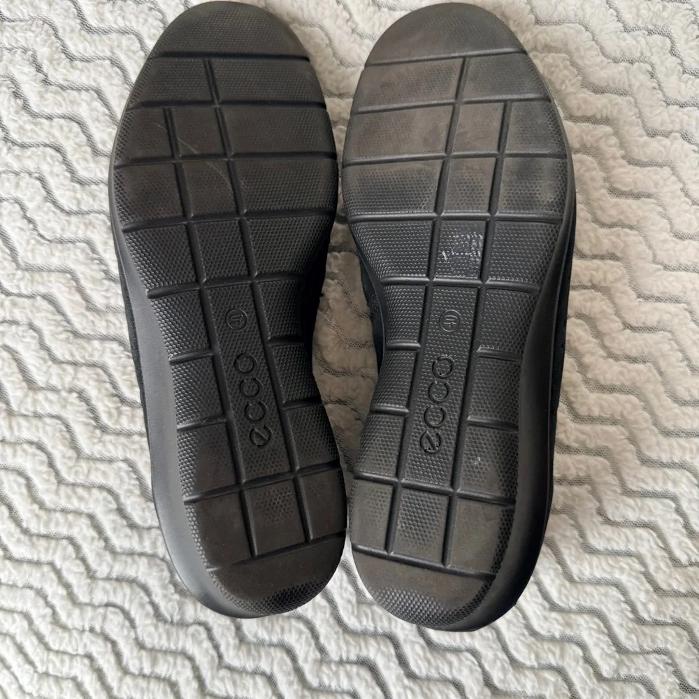 ECCO Felicia Black Perforated Suede Slip On Wedge Loafer Comfort Shoes Sz 40